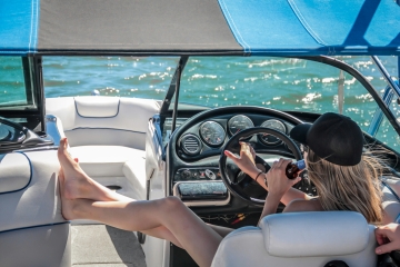 Top 5 Things to Bring for Your Lake of the Ozarks Boat Day (and What We Provide!)
