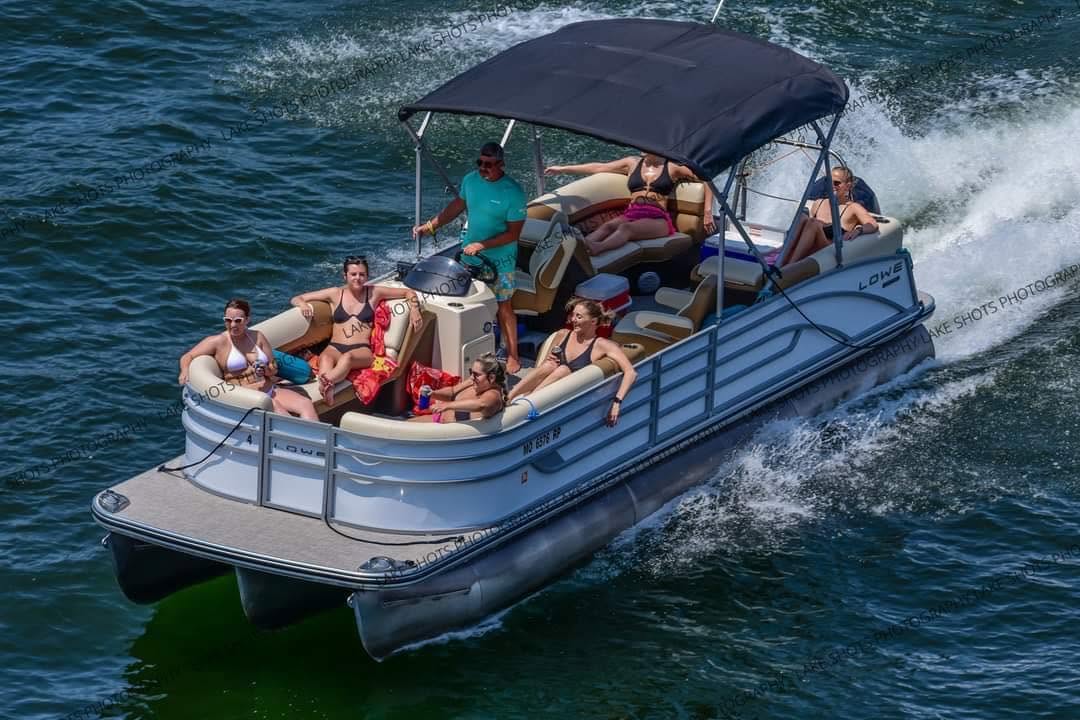 8 hour tritoon boat rental at Lake of the Ozarks